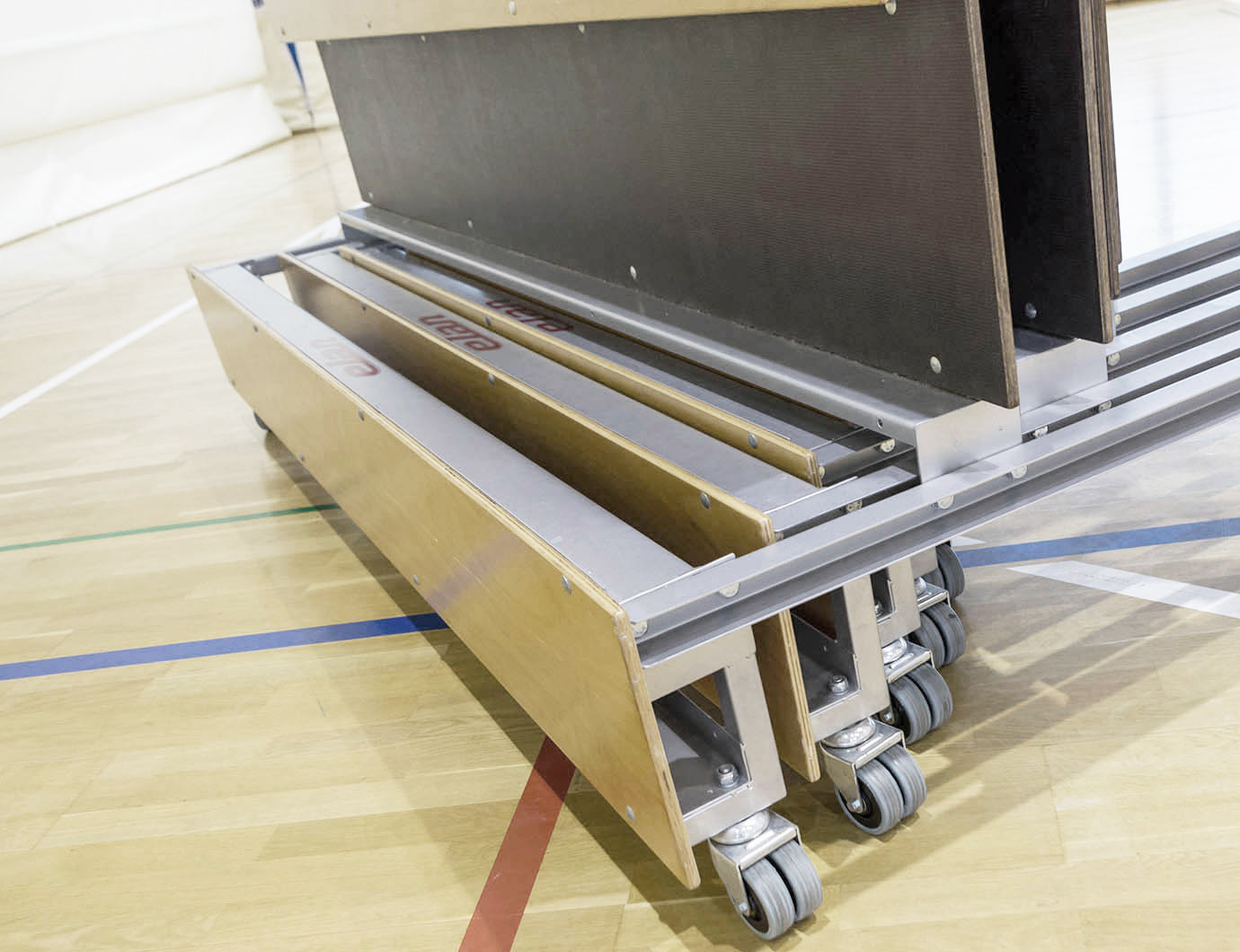 Retractable seating systems Elan Inventa